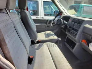 Volkswagen Transporter 2005 Red