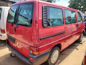 Volkswagen Transporter 2005 Red