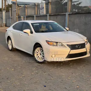 Lexus ES 350 FWD 2015 White