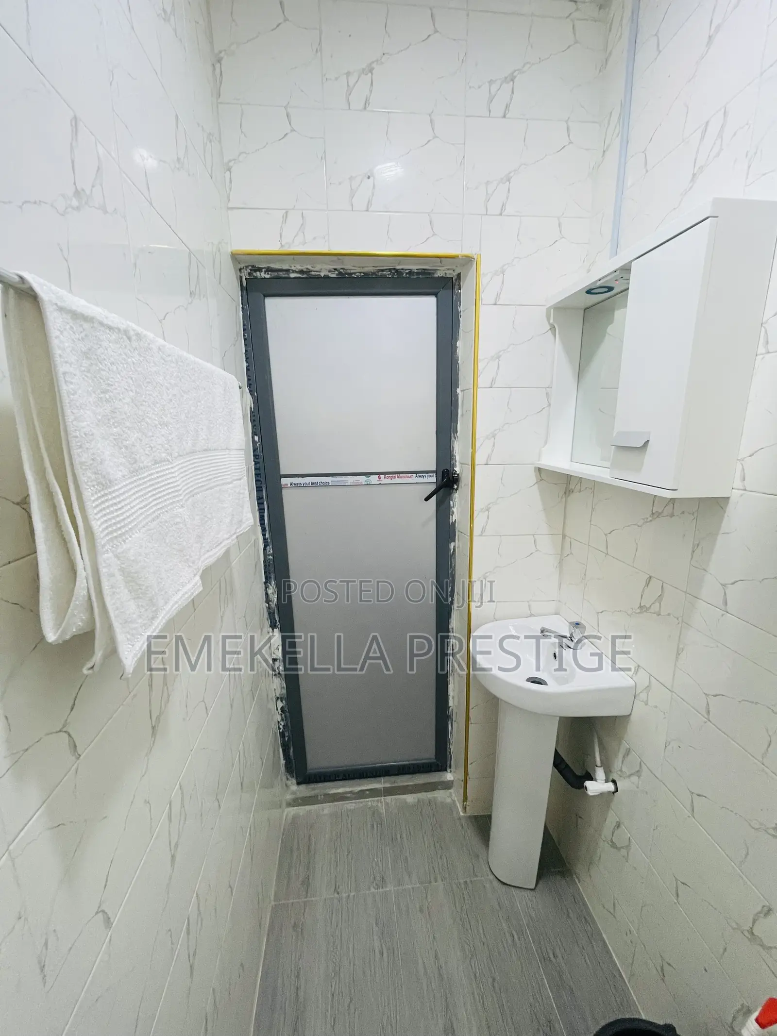 1 Bed Room Apartment