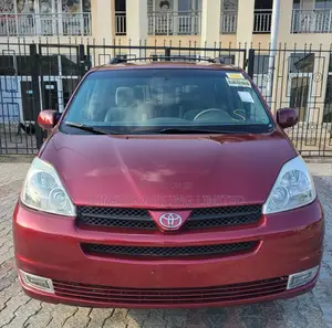 Toyota Sienna 2005 Red