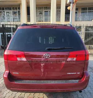 Toyota Sienna 2005 Red