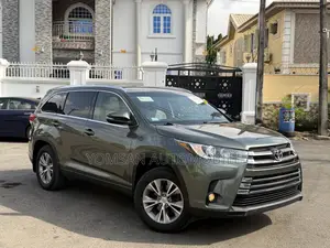 Toyota Highlander XLE 4dr SUV AWD (3.5L 6cyl 6A) 2014 Green