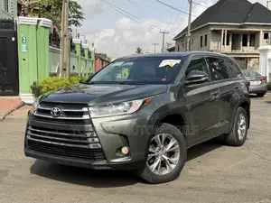 Toyota Highlander XLE 4dr SUV AWD (3.5L 6cyl 6A) 2014 Green