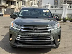Toyota Highlander XLE 4dr SUV AWD (3.5L 6cyl 6A) 2014 Green