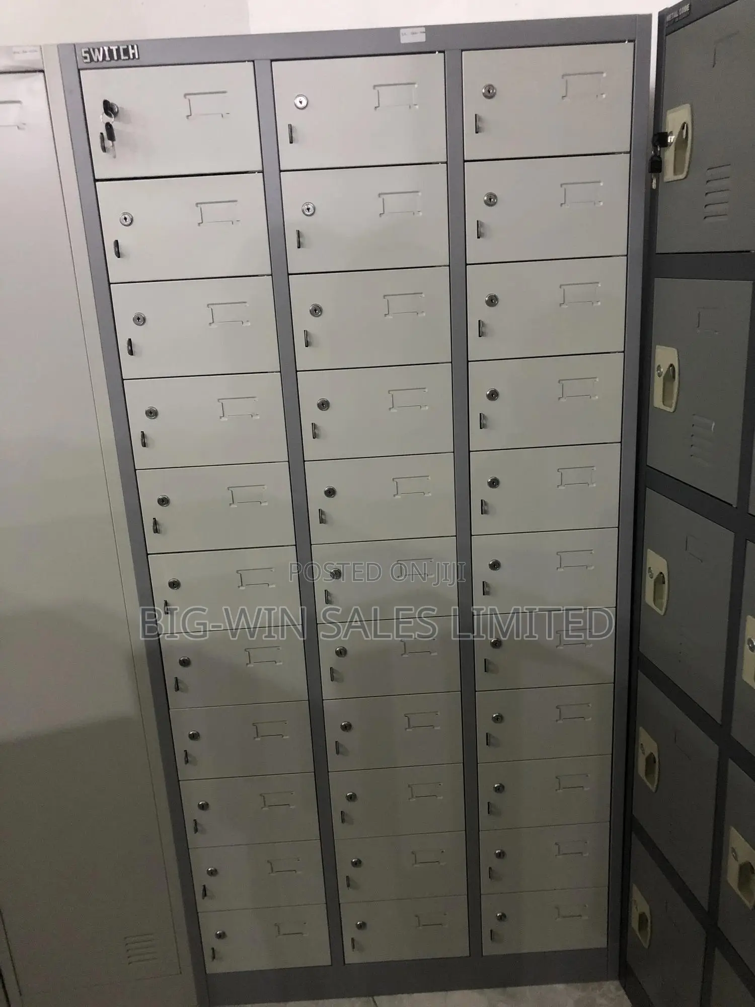 33 Door Staff Locker