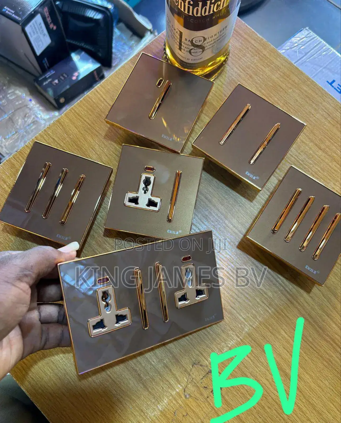Tiny Button Switches and Socket