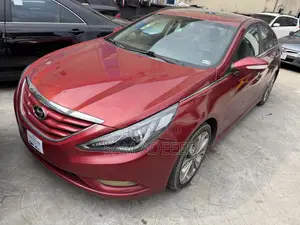 Hyundai Sonata SE 4dr Sedan (2.4L 4cyl 6A) 2014 Red