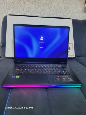 Laptop MSI Raider GE68HX 13VI-202US 32GB Intel Core i9 SSD 1T