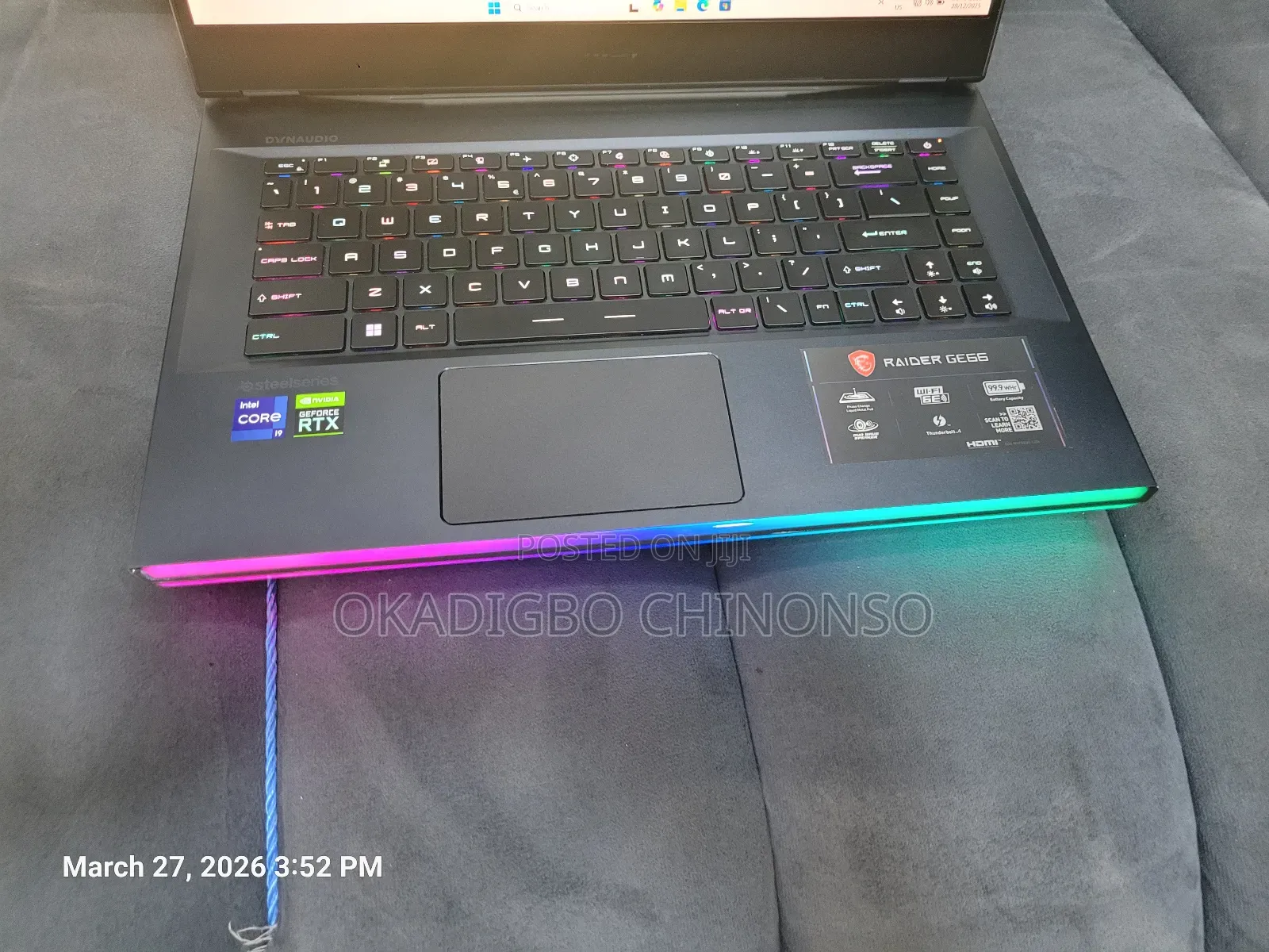 Laptop MSI Raider GE68HX 13VI-202US 32GB Intel Core i9 SSD 1T
