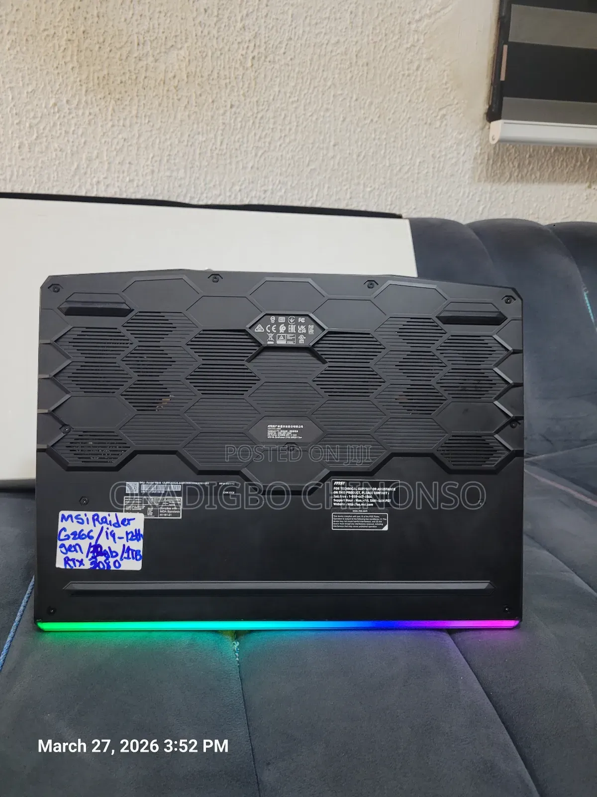Laptop MSI Raider GE68HX 13VI-202US 32GB Intel Core i9 SSD 1T