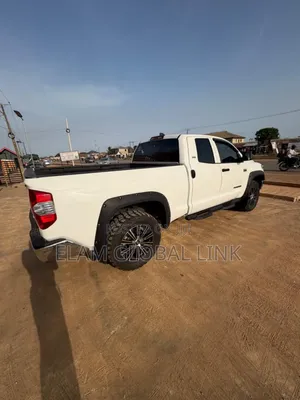 Toyota Tundra SR5 2021 White