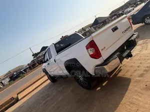 Toyota Tundra SR5 2021 White