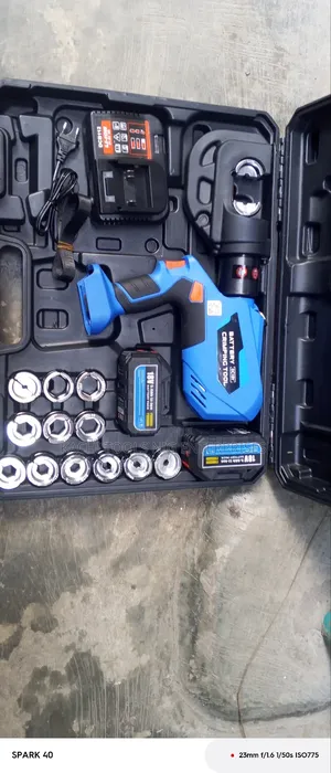 Cordless Cable Cutter Machine