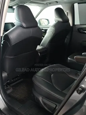 Toyota Highlander XLE 2022 Gray