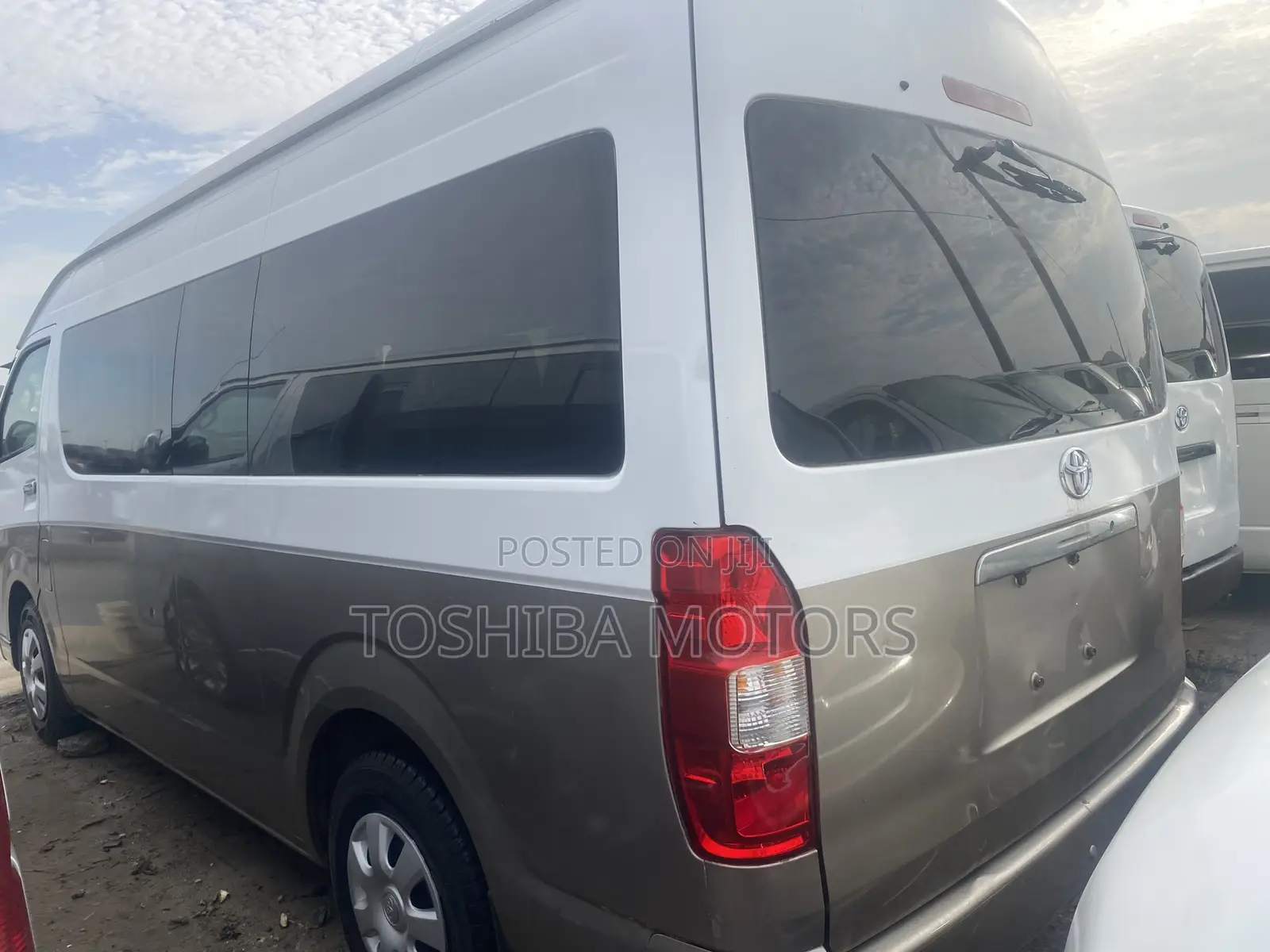 Toyota HiAce 2015 White