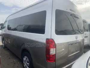 Toyota HiAce 2015 White