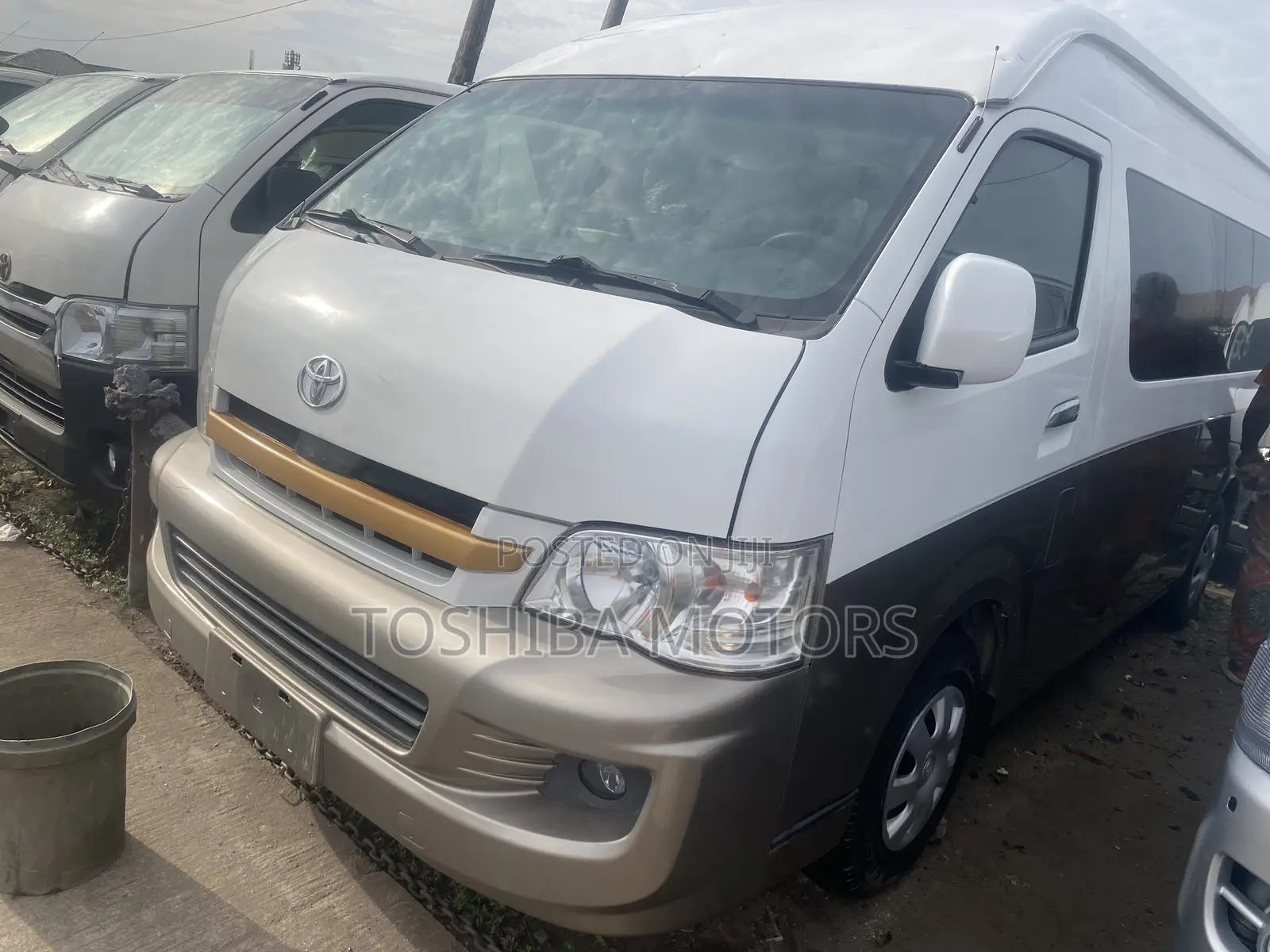 Toyota HiAce 2015 White