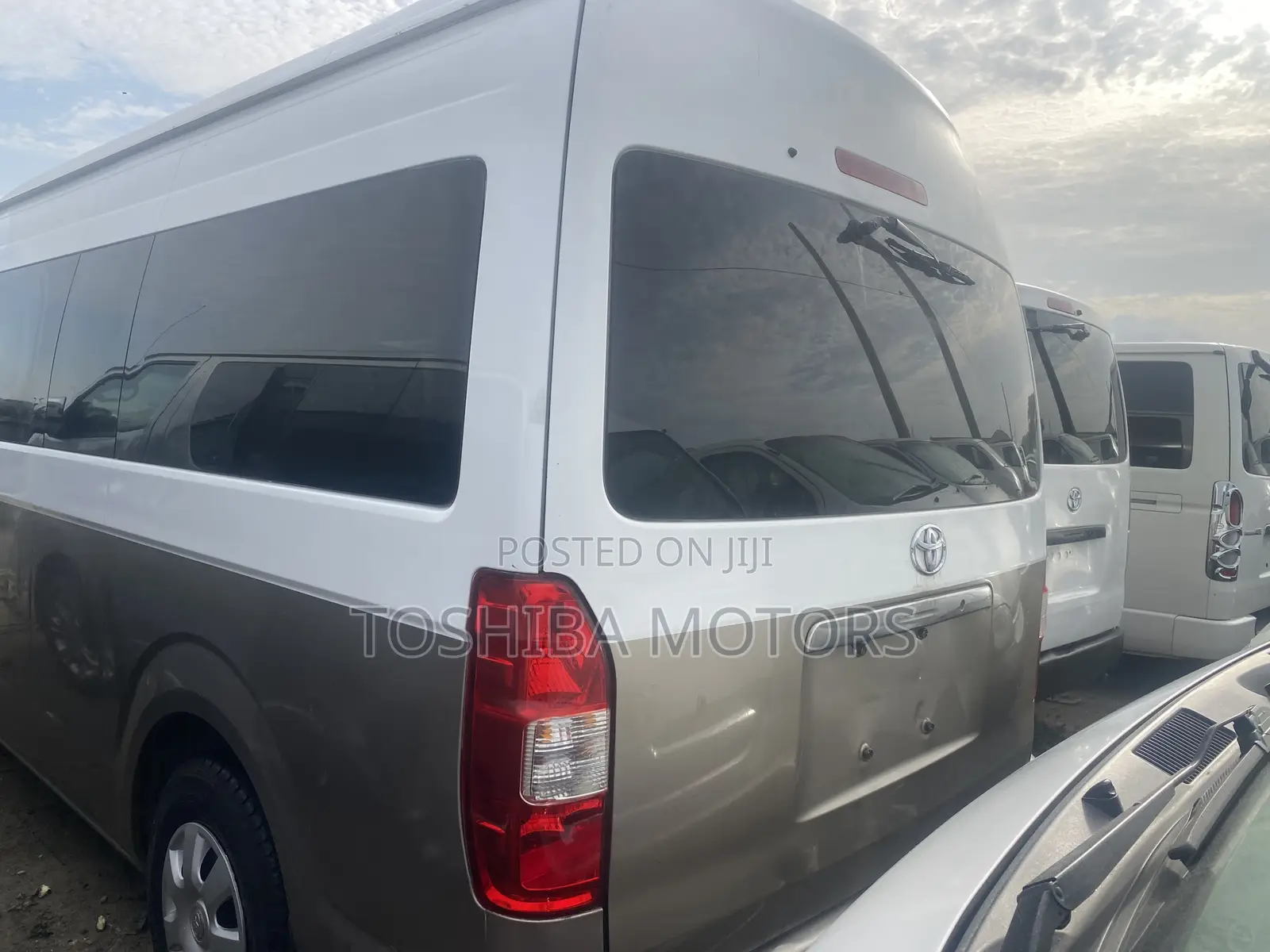 Toyota HiAce 2015 White