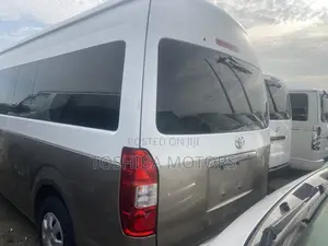 Toyota HiAce 2015 White