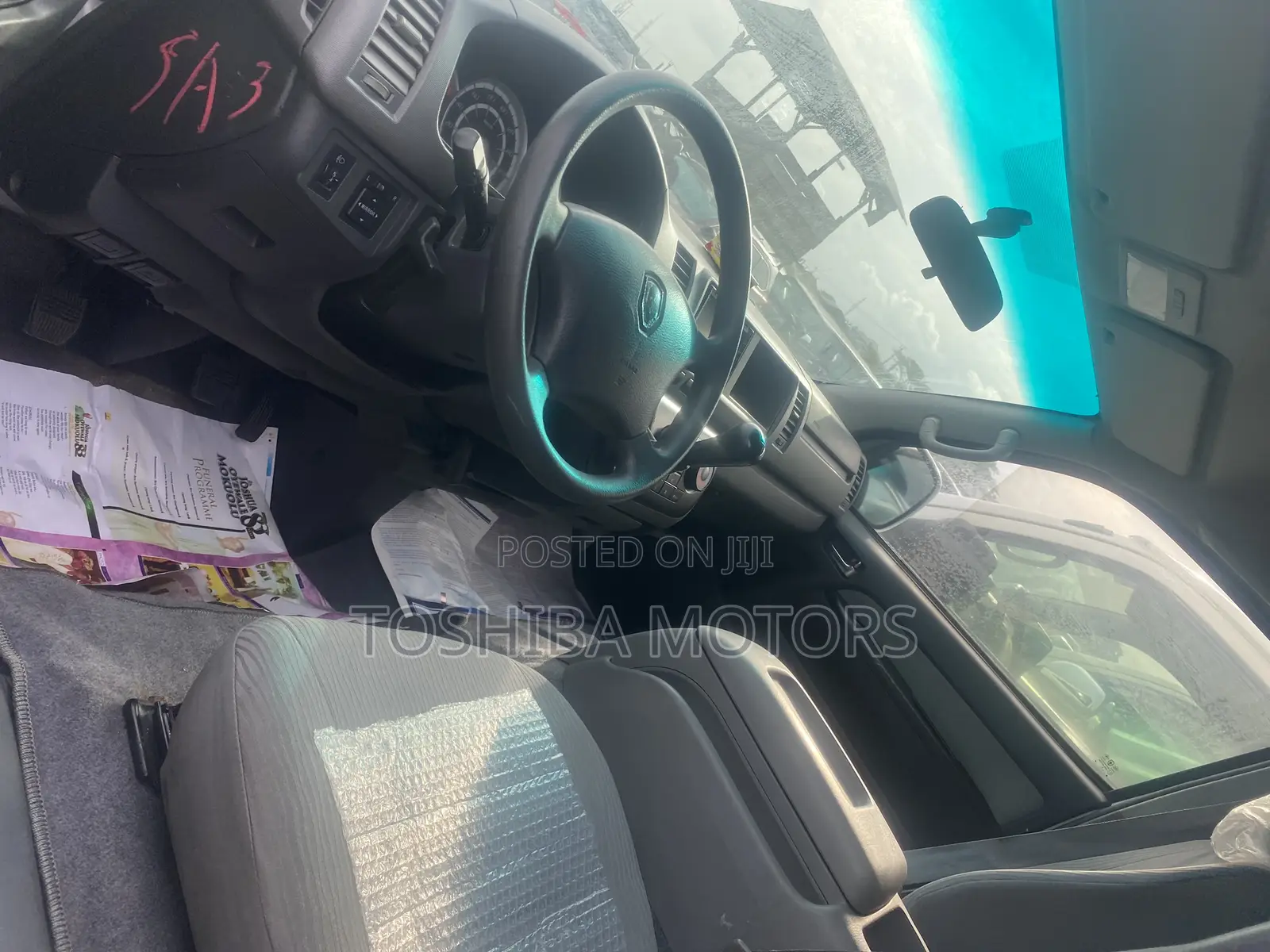 Toyota HiAce 2015 White