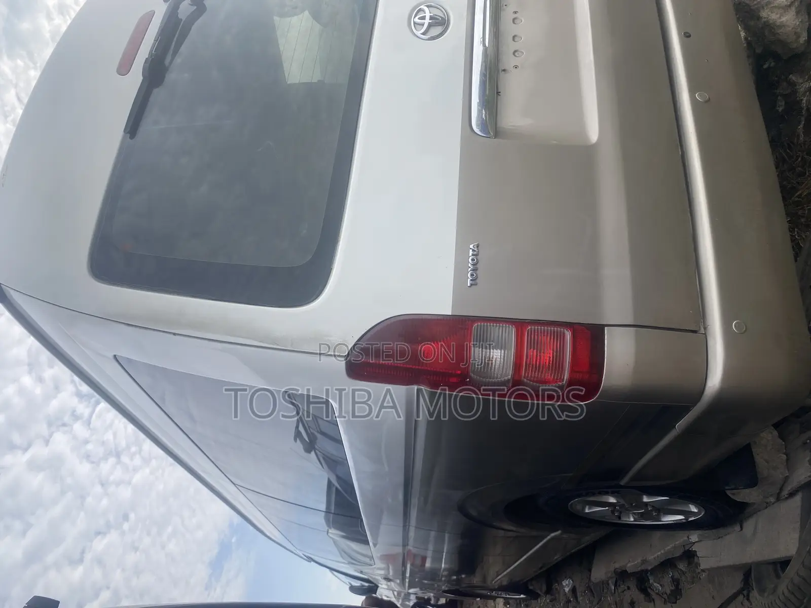 Toyota HiAce 2015 White