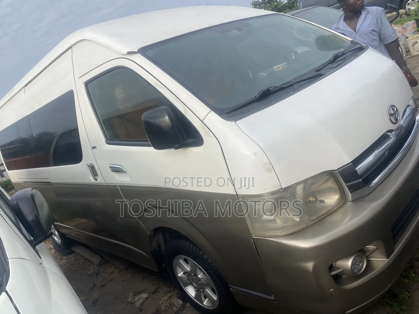 Toyota HiAce 2015 White