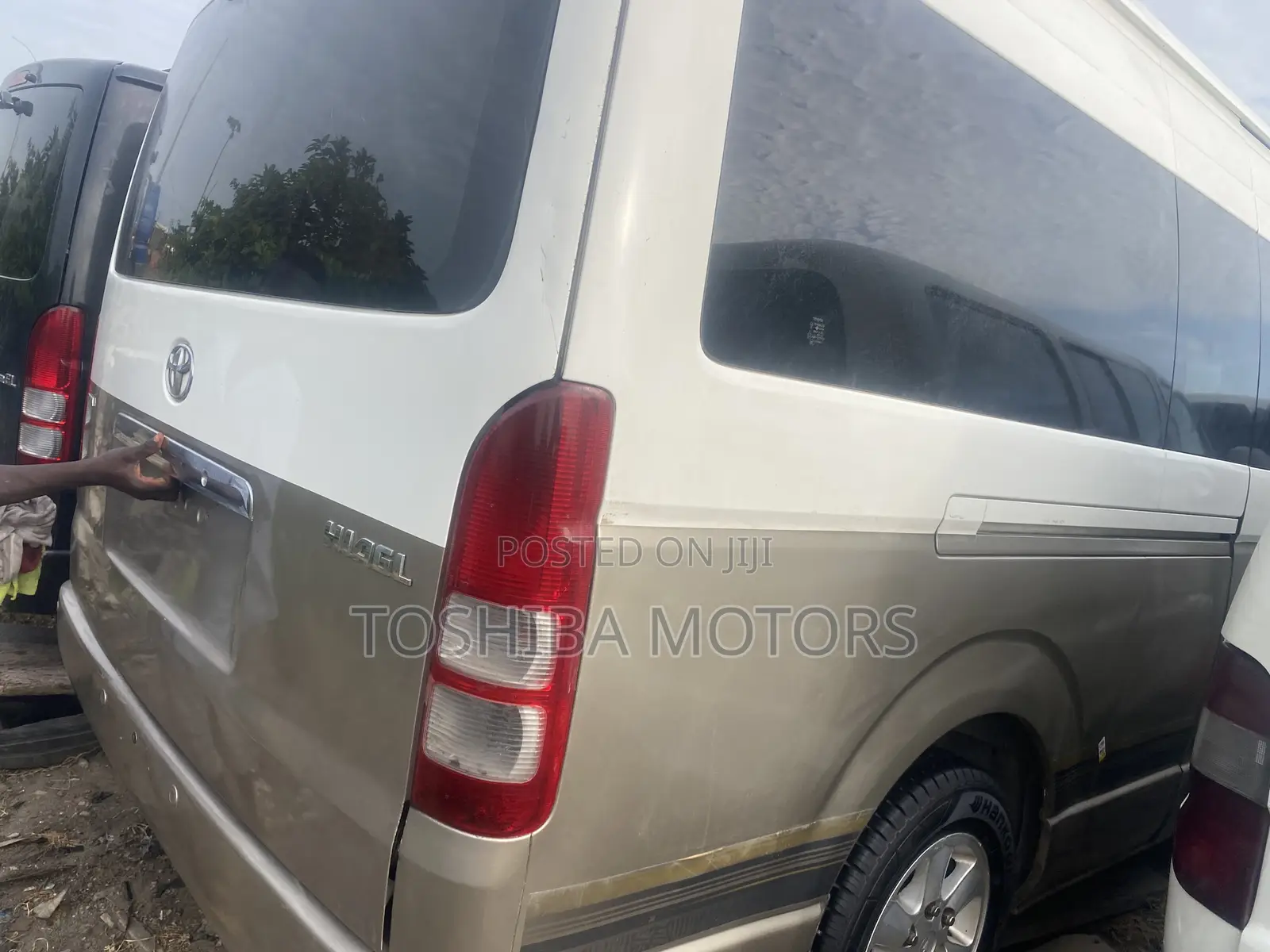 Toyota HiAce 2015 White