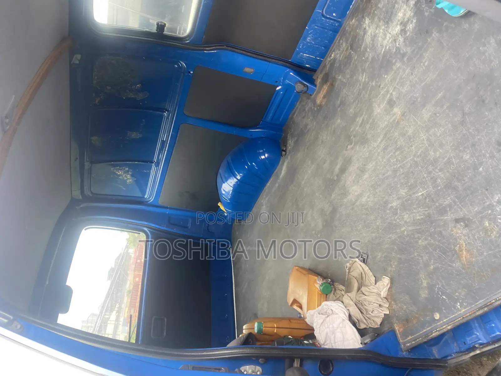 Toyota HiAce 2004 Blue