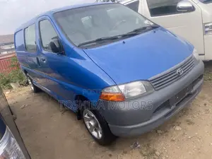 Toyota HiAce 2004 Blue