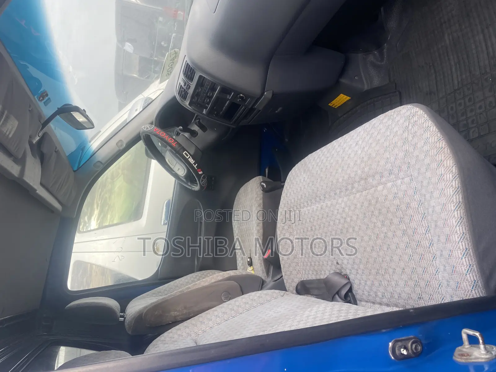 Toyota HiAce 2004 Blue