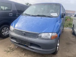 Toyota HiAce 2004 Blue