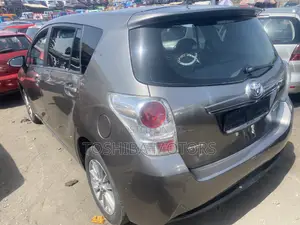 Toyota Verso 2018 Gray
