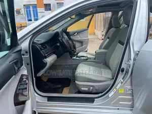 Toyota Camry XLE V6 4dr Sedan (3.5L 6cyl 6A) 2012 Silver
