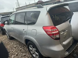 Toyota RAV4 3.5 Limited 2010 Silver