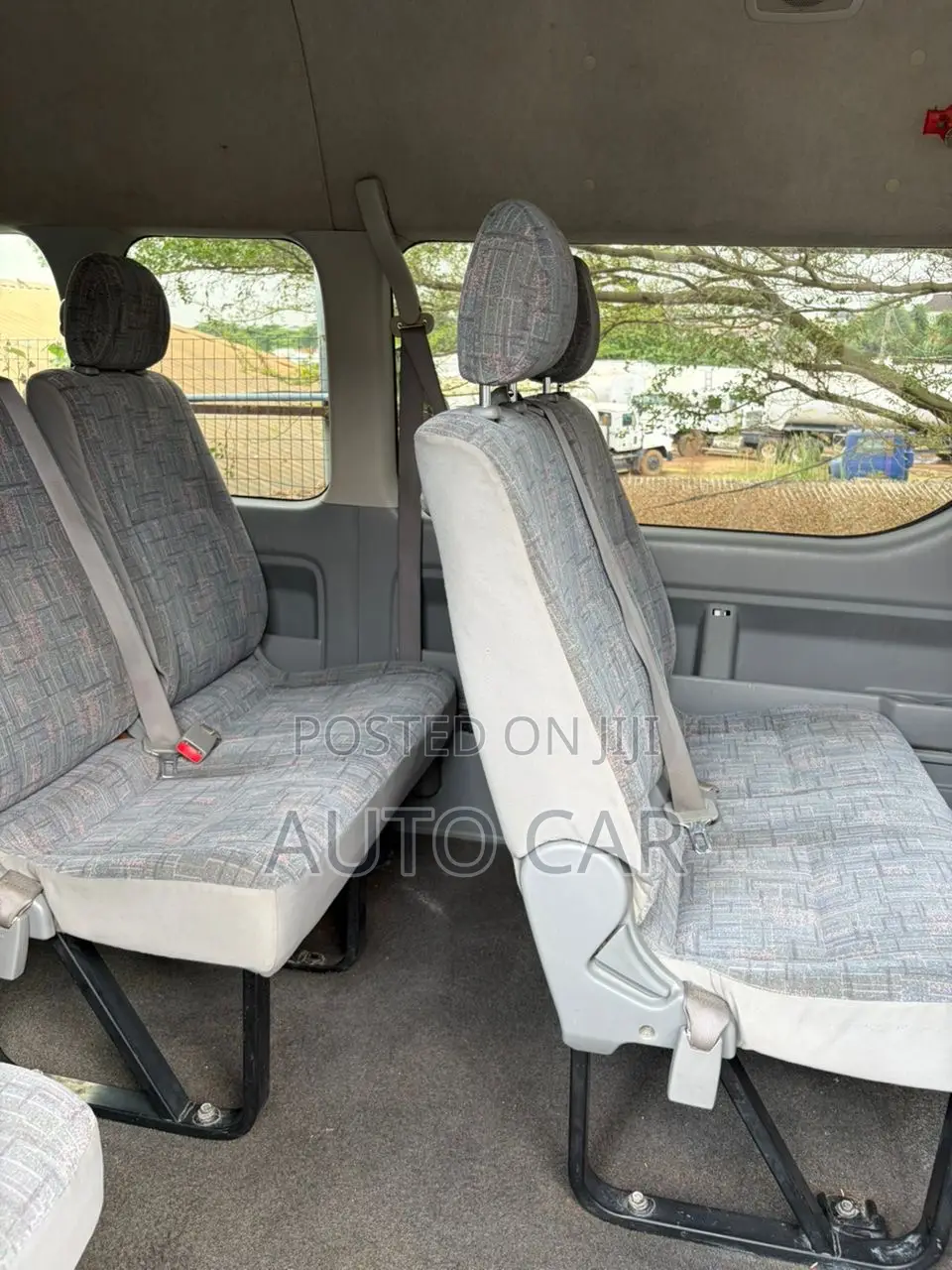 Toyota HiAce 2013 Silver