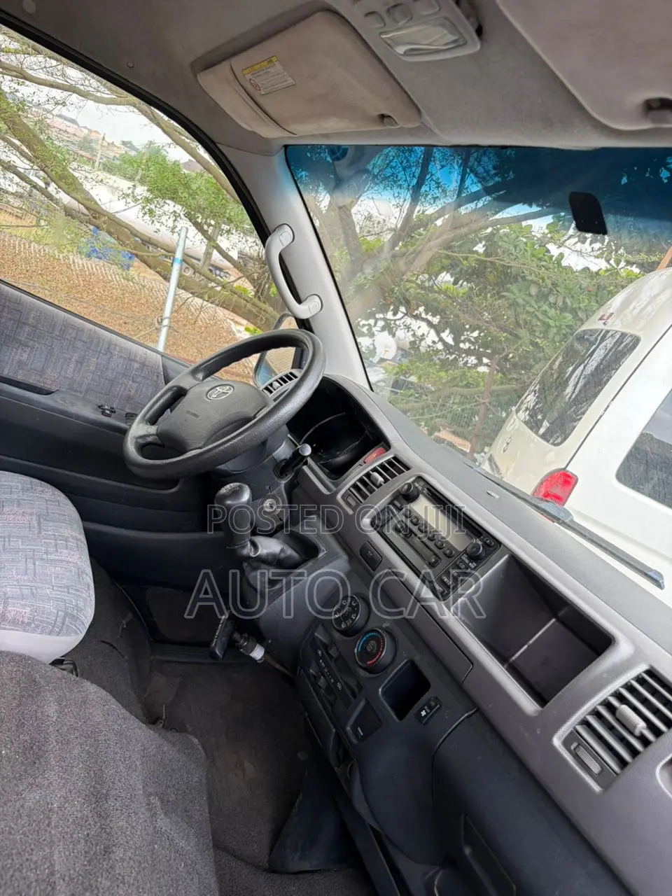 Toyota HiAce 2013 Silver
