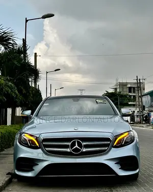 Mercedes-Benz E300 4Matic AWD Sedan (2.0L 4cyl 9A) 2017