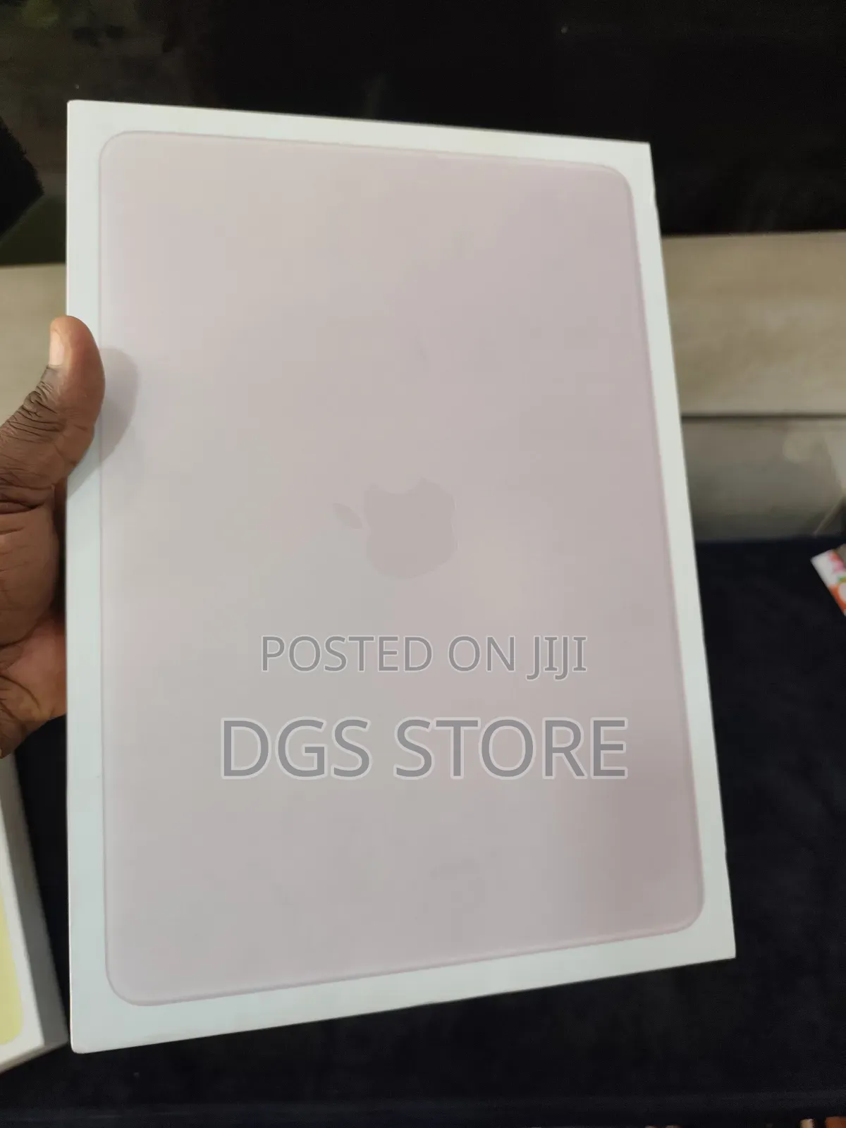 New Laptop Apple MacBook 8GB SSD 512GB