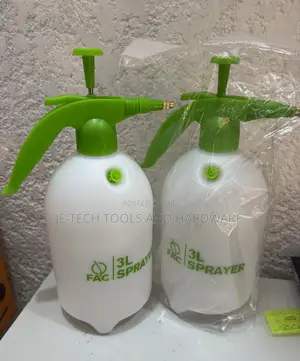 3-Liter Handheld Manual Pump Pressure Sprayer
