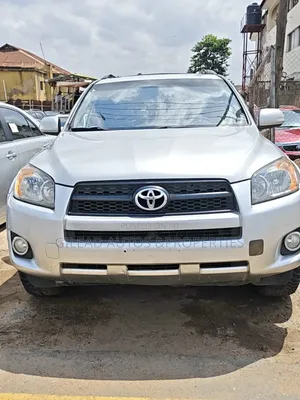 Toyota RAV4 2.5 2010 Silver
