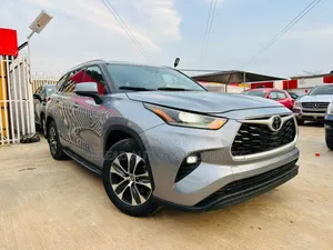 Toyota Highlander XLE AWD 2020 Blue