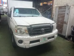 Toyota Quantum 2007 White