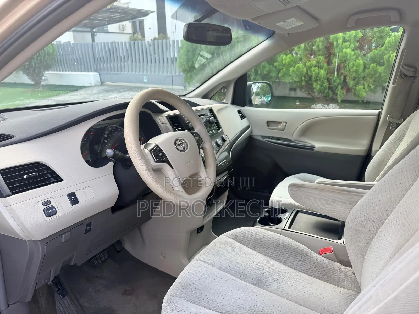 Toyota Sienna LE 7 Passenger Mobility 2012 Gold