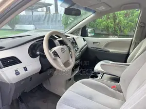 Toyota Sienna LE 7 Passenger Mobility 2012 Gold