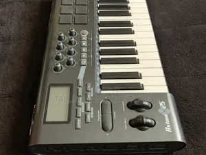M-Audio Axiom 25
