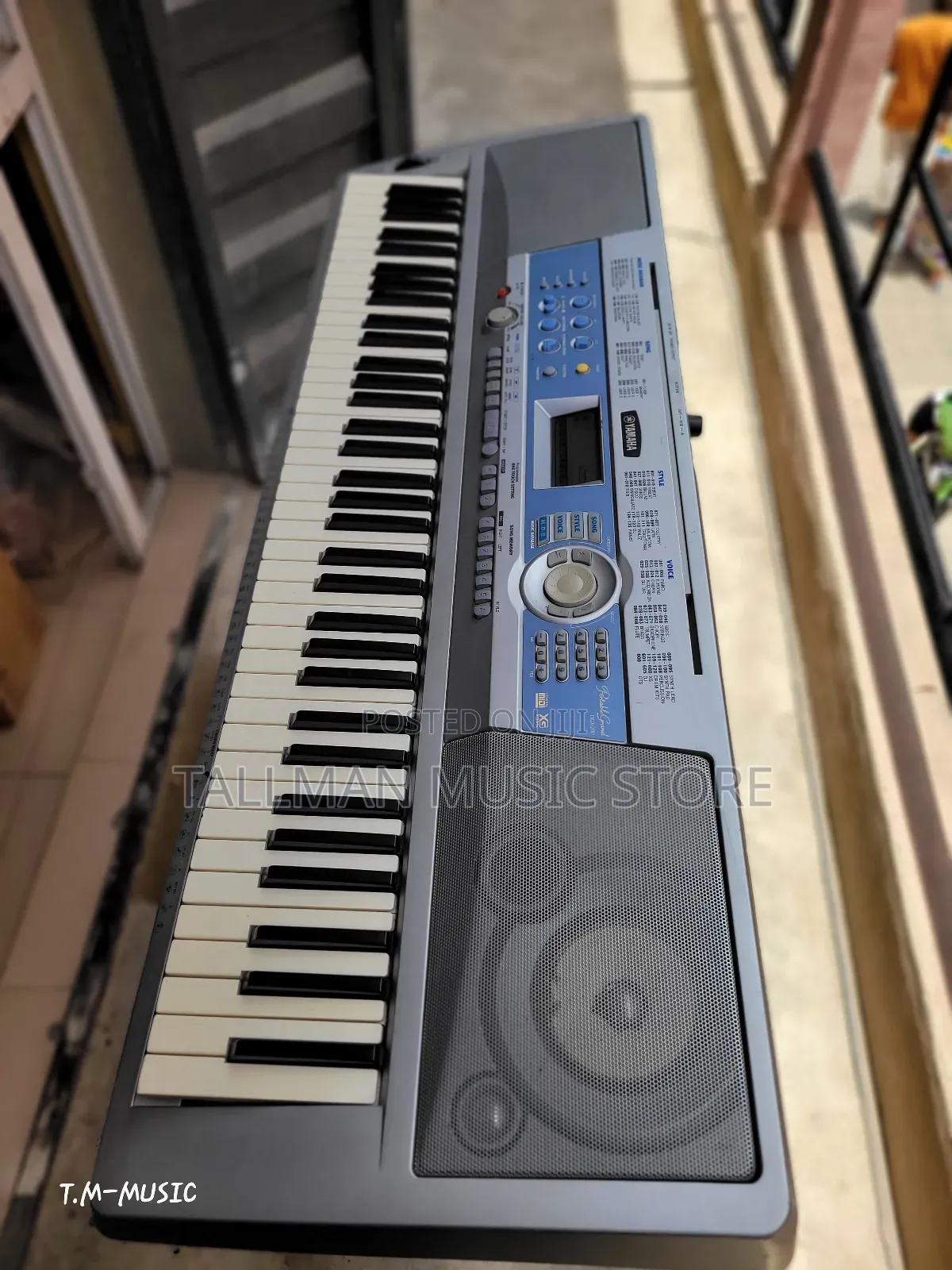 Yamaha DGX 200