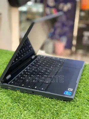 Laptop Lenovo 300e 4GB Intel Celeron SSD 32GB