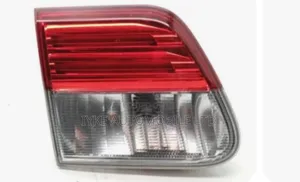 Boot Lamp Avensis 2013