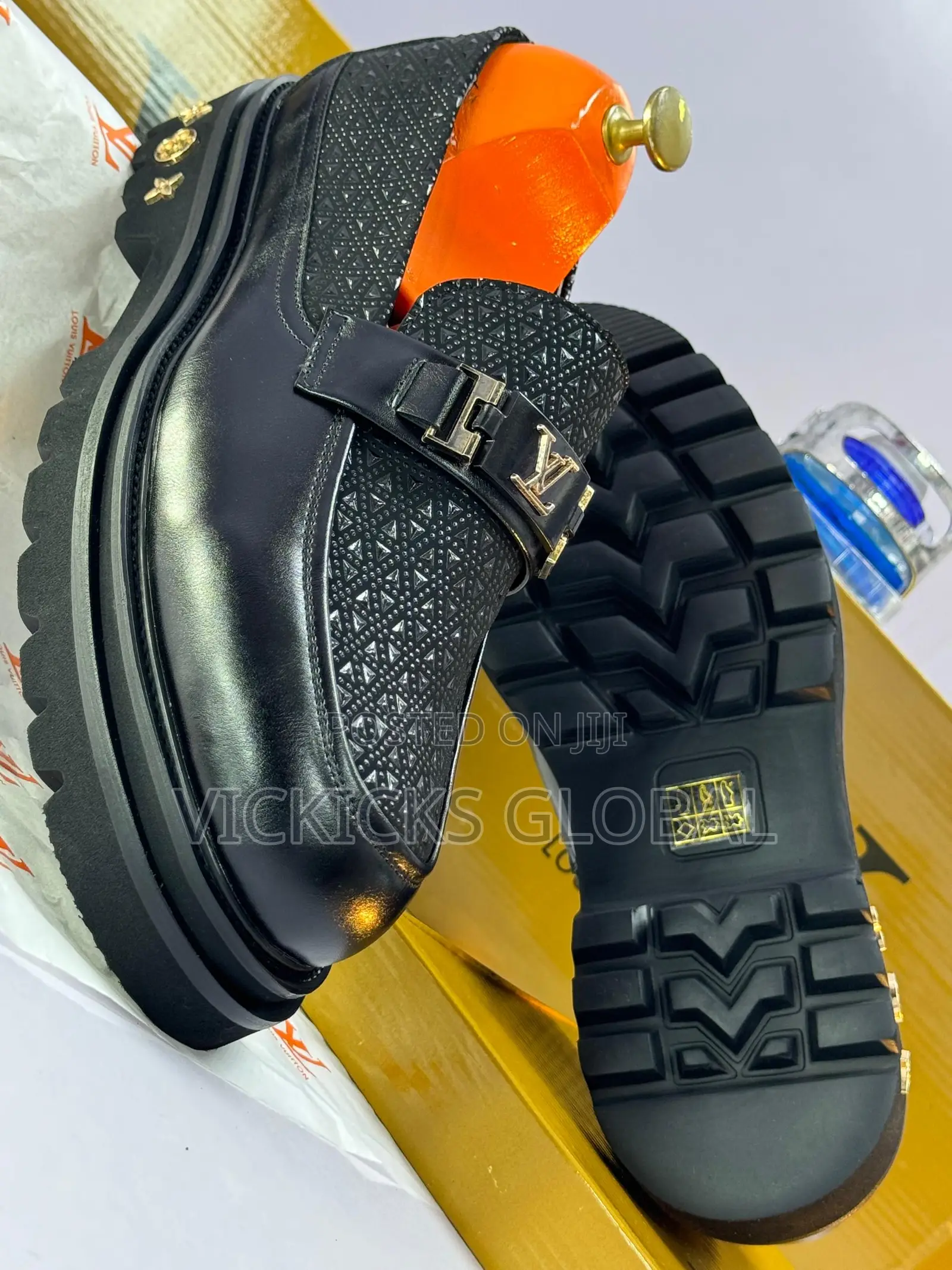 Luxury Louis Vuitton Monogram Leather Shoes